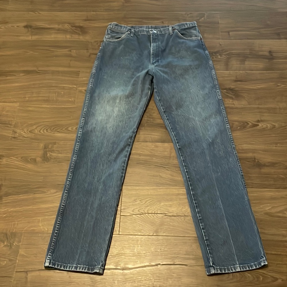 Men’s Wrangler Straight Leg Jeans, Size 37x36 100% Cotton